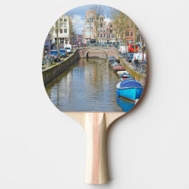 Amsterdam kanal med fartyg pingisracket