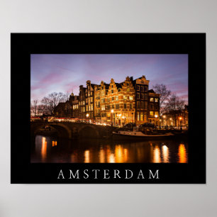 Amsterdam kanalhus på skymningsvartaffischen poster