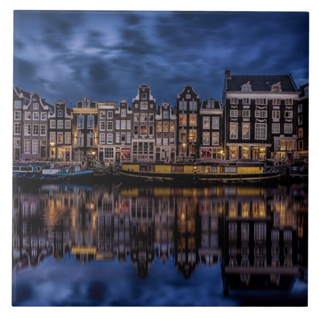 Amsterdam med Canals i Dusk Kakelplatta (Framsidan)