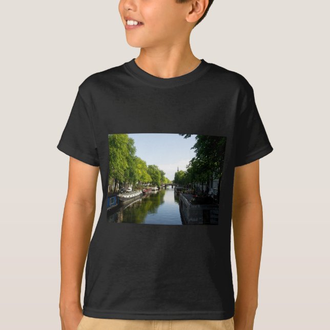 Amsterdamkanal med båtar och bro tee shirt (Framsida)