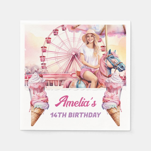 Amusement Park Birthday Carousel Pappersservett (Framsidan)