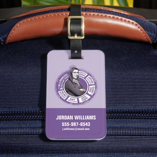 Amy Farrah Fowler Info Graphic Bagagebricka (Framsida Insitu 2)