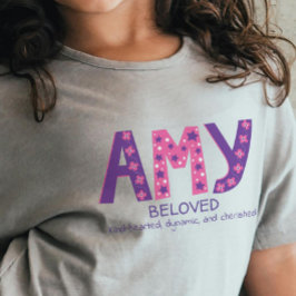Amy Flickor namn och rosa lila Blomstjärnor T Shirt