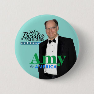 Amy Klobuchar 2020 / John Bessler för First Husba Knapp
