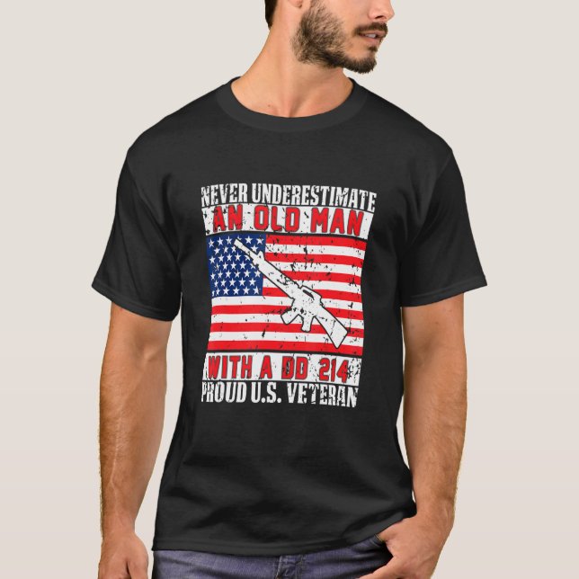 An Old Man With A Dd 214 U S Veteran T Shirt (Framsida)