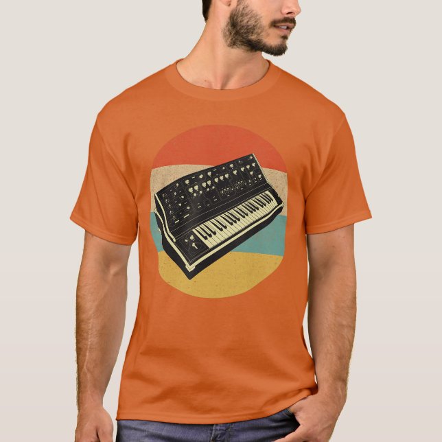 Analog Retro Modular Synthesizer Keyboard Syntes T Shirt (Framsida)