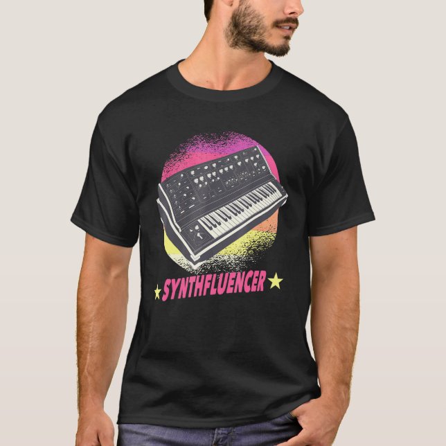 Analog Synthesizer - Synthfluencer - Synth Retro P T Shirt (Framsida)