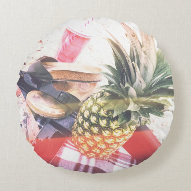 Ananas bredvid mobil och högtalare rund kudde (Framsidan)