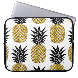 Ananas guld: Hand-Drawn White Seamless. Laptop Fodral