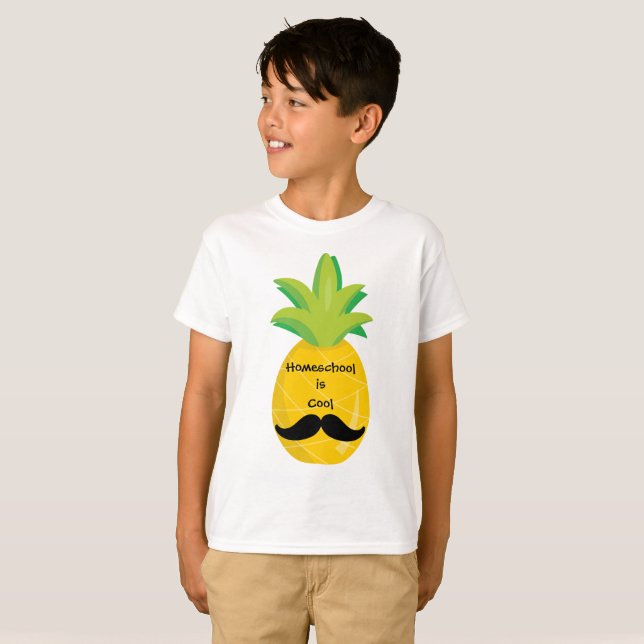 Ananas med Mustache Homeschool är Coola Tee (Hel framsida)
