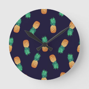 Ananas på marinen rund klocka