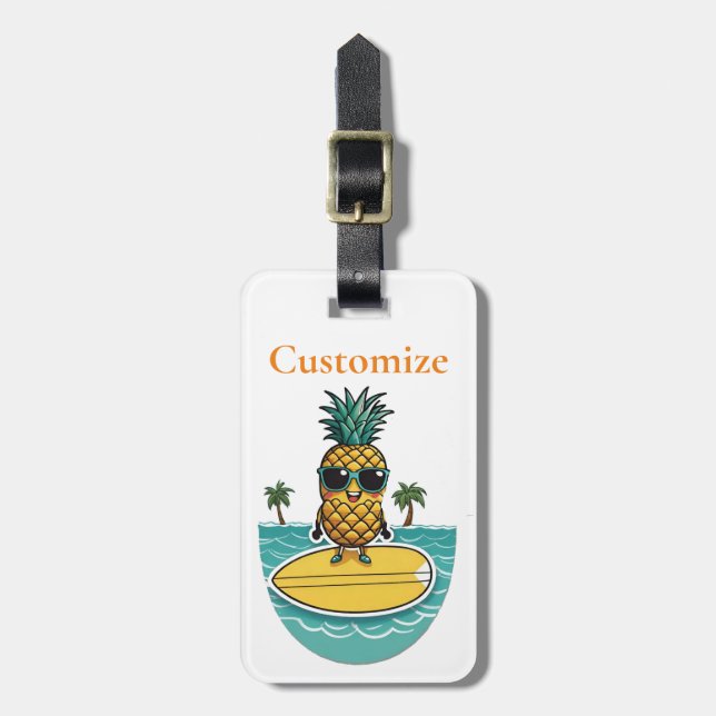 Ananas Surfer Rides a Wave Thunder_Cove Bagagebricka (Vertikal Framsida)