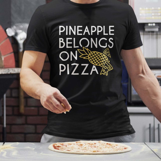 Ananas Tillhör på Pizza Tee Shirt (Skapare uppladdad)