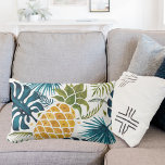 Ananas tropiska handflatan löv lumbarkudde<br><div class="desc">En stor tropisk gyllene ananas på blå och grönt färgad handflatan träd lämnar löv mönster. Vit bakgrund.</div>