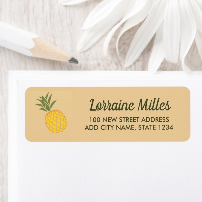 Ananasfrukter på brunt returadress etikett (Insitu)