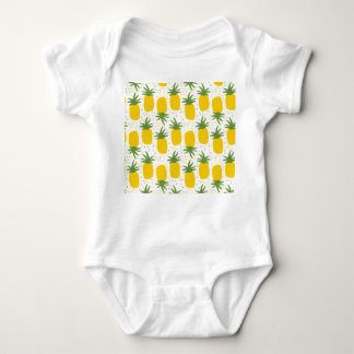 Ananasprickar: Sommarfruktsdesign T Shirt