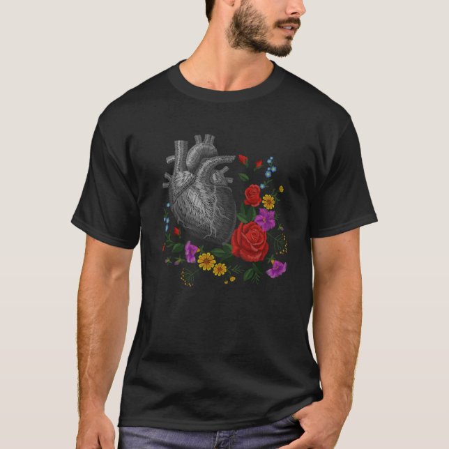 Anatomical Heart And Flowers  Men Women Cardiologi T Shirt (Framsida)