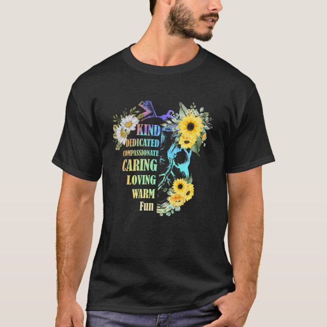 Anatomical Heart With Daisy And Sun Flowers Cardia T Shirt (Framsida)