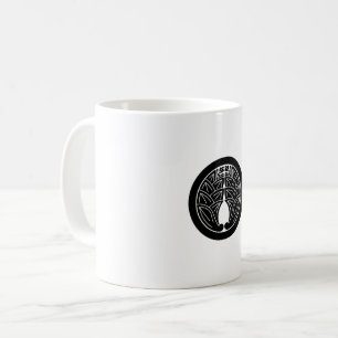 Anbringa japanska gingrar i en cirkel kaffemugg