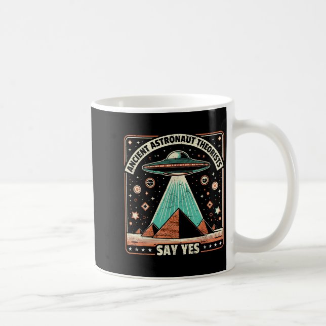 Ancient Astronaut Theorists säger ja till Alien Uf Kaffemugg (Höger)