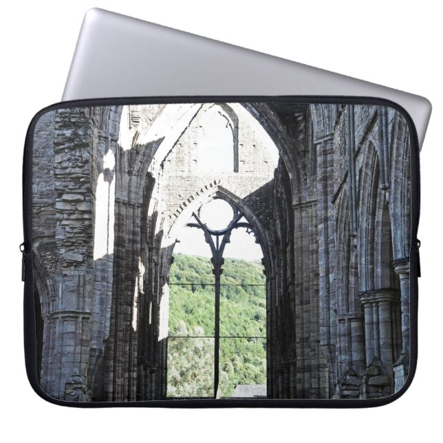 Ancient TAT Abbey, Cistercian Monastery, Wales Laptop Sleeve (Framsidan)