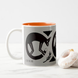 Ancienta rävar och blommor på grått/orange mugg