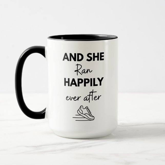 And She Ran Happily Ever After Running Marathon Mugg (Vänster)