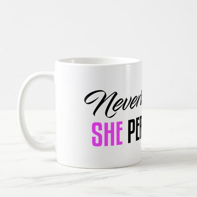 Ändå framhärdade hon kaffemugg (Vänster)