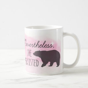 Ändå framhärdade hon muggen kaffemugg
