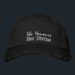 Andlig-citat för hennes Rosa Rustic Black Broderad Keps<br><div class="desc">Cute Rosa och silver har med citatet förkroppsligat svart basebollsockel. Hon hedrar hennes gudomliga,  distriktstrådar Distress Chino Twill. En andlig-gåva-idé.</div>