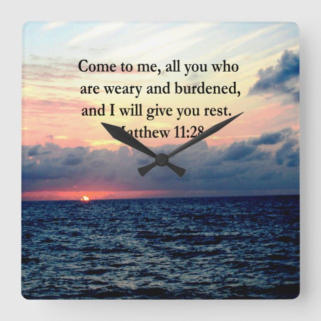ANDLIG MATTHEW 11:28 SUNRISE SCRIPTURE PHOTO FYRKANTIG KLOCKA (Framsida)