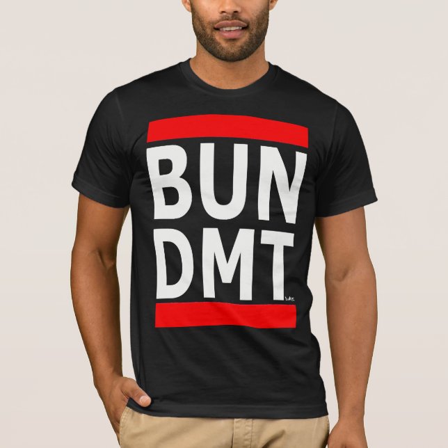 ANDLIGA GRAFITTI FÖR DMT - BULLEDMT-DESIGN TEE (Framsida)