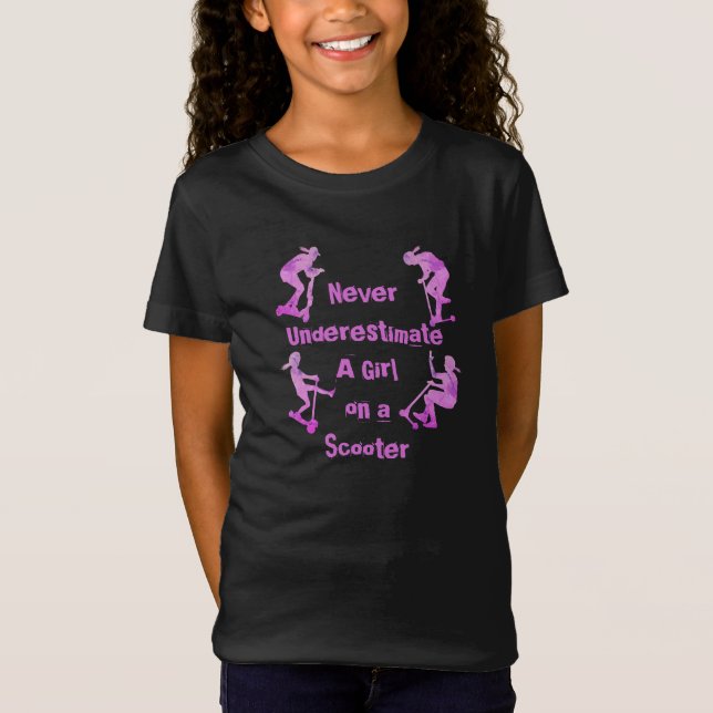 Ändra ALLA texter Underskatta aldrig flickskotter  T Shirt (Framsida)