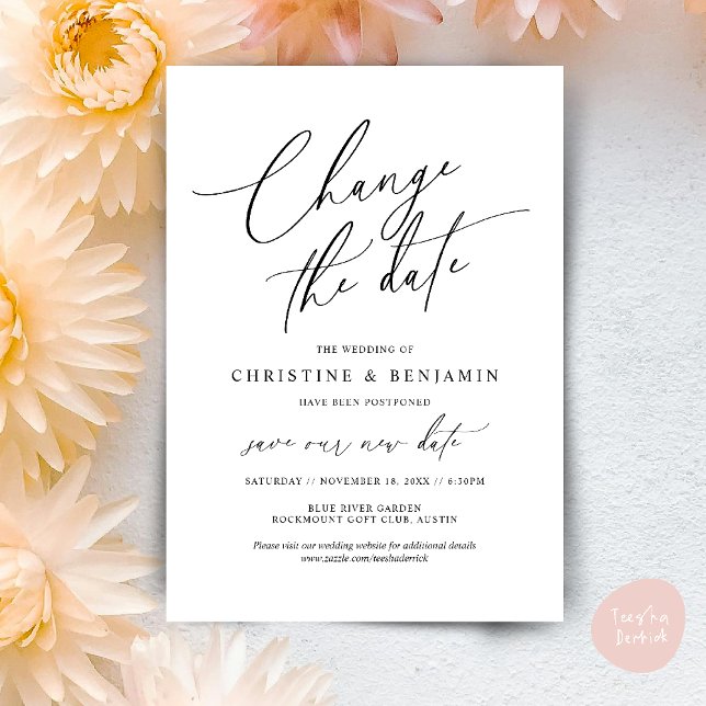Ändra datum, Spara vårt nya datumkort för bröllop Inbjudningar (Change the date, Save our new wedding date modern romantic card in Black White)
