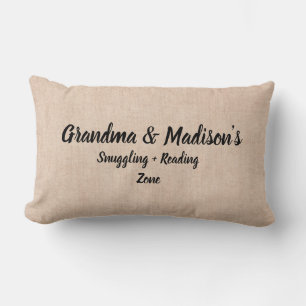 Ändra Namn Text Grandma Cuddling Läsning Zon Lumbarkudde