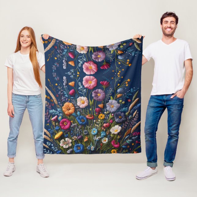 Ändrad Flora Embroiderad Wildblomskugga Fleecefilt (På plats)