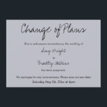 "Ändring av planer" Uppskjutet Bröllop-blåkort Inbjudningar<br><div class="desc">Här är ett enkelt kort för att meddela dina gäster om det blir nödvändigt att ändra ditt bröllop-datum. Använda mallen fält att lägga till dina personuppgifter och göra den här unika, moderna designen till din egen. Alla färg och typsnitt kan ändras efter behov. Var god kontakta alla speciella förfrågningar eller...</div>