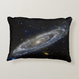 Andromeda galaxy milky cosmos universum prydnadskudde