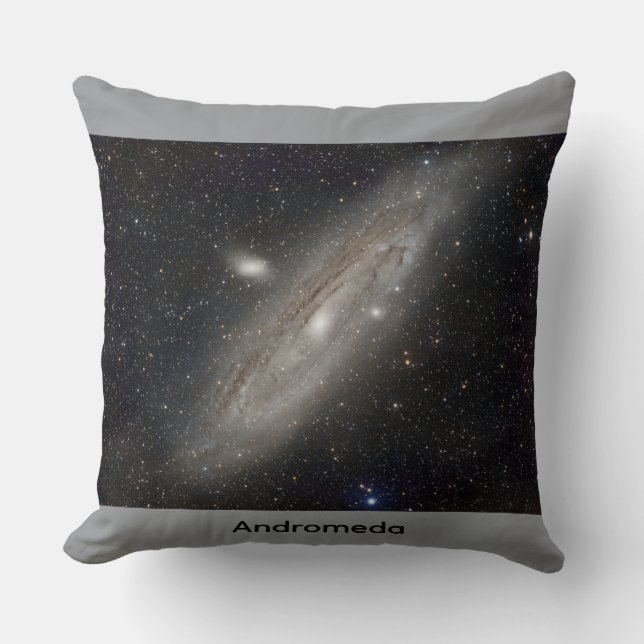Andromeda Throw Pillow Kudde (Framsida)