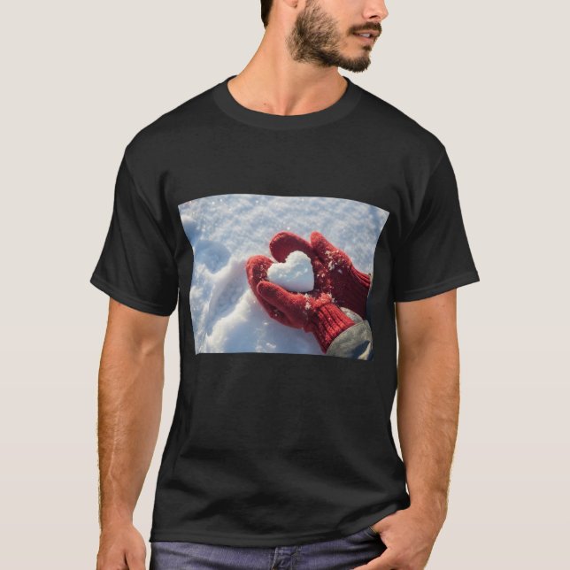 Angel Holding Iceberg Heart T Shirt (Framsida)