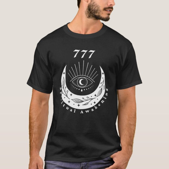 Angel nummer 777 Andlig som vaknar Öga Måne T Shirt (Framsida)