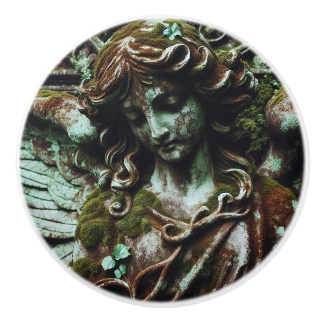 Angel Sculpture Covered in Patina Knopp (Framsidan)