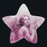 ANGEL SOM SPELAR LYRA ÖVER NEDLÄGGNINGARNA STJÄRNFORMAT KLISTERMÄRKE<br><div class="desc">Konstgjord och klassisk vattenfärgsmålning i vit antika rosa fuchsia färg,  omformad från 1800-talets italienska bra art</div>