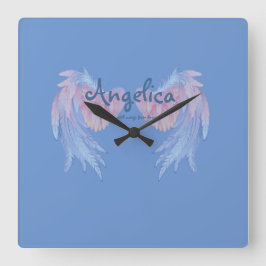 Angelica föddes med vingar från himmelkantigen fyrkantig klocka