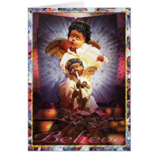 ängeln arrangerar på hälsningskort