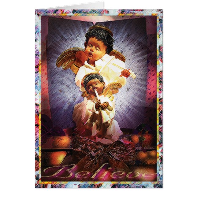 ängeln arrangerar på hälsningskort (Framsidan)