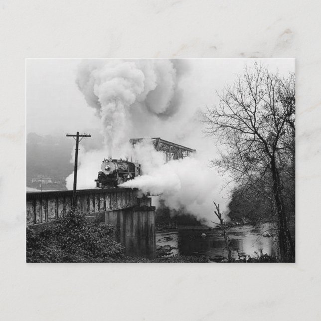 Ångmotor som passerar genom ett bryggvykort vykort (Framsida)