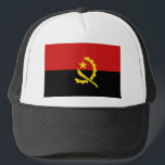 Angola Flagga Hat Truckerkeps<br><div class="desc">Denna truckerkeps sporrar Angolas flagga. Behålla ett coola huvud med lite angolanskt fläkt.</div>