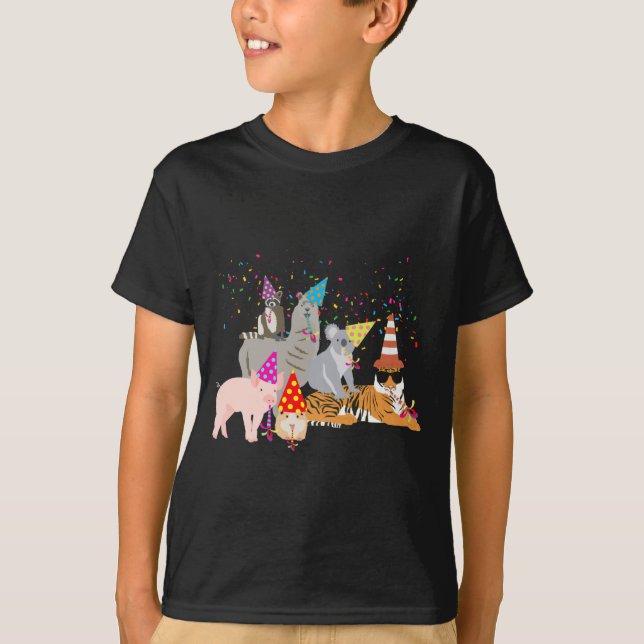 Animals Partying Cute Animals Having A Party  T Shirt (Framsida)