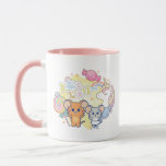 Anime Magic Candyland med Jerry och Tuffy Mugg<br><div class="desc">Den här fantastiska animbilden transporterar Jerry och Tuffy in i en magisk candyland. Jerry, den vackra bruna musen, är ljus och glad, medan Tuffy, hans lilla blå kamrat, sitter i närheten med ett lika glädjande uttryck. De omges av drömt godiserat inslag, inklusive en pastellenmajs, färgstarka plakat och vita godismoln, som...</div>
